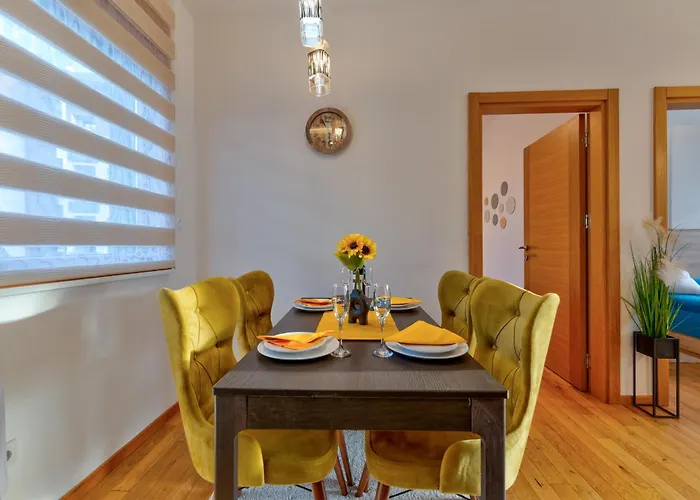 Blue-angel-lux 즐라티보